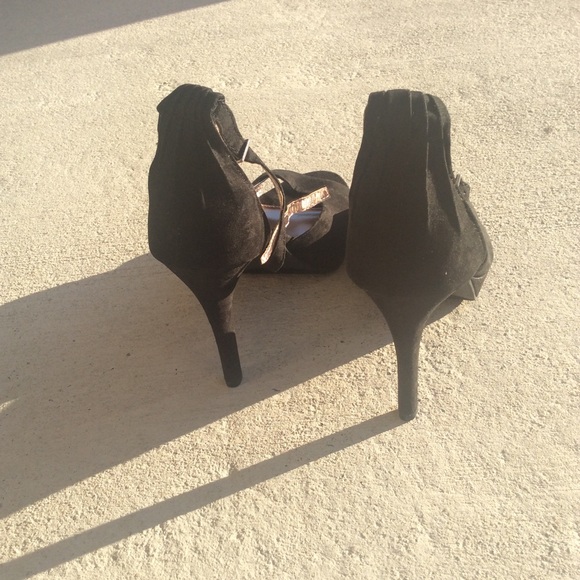 🆕 Black Sandal - Picture 7 of 8